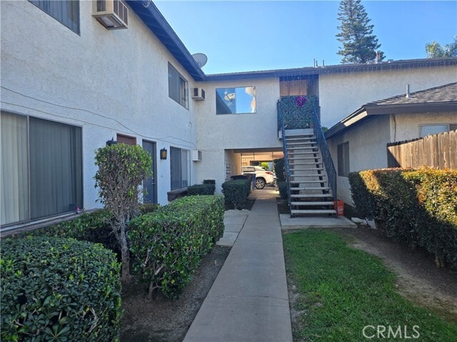 Building Photo - 160 Greentree Ln