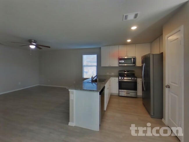 Photo - 13722 Dariens Path