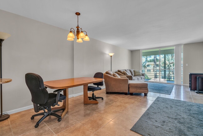 Photo - 4500 N Federal Hwy Unidad 319c