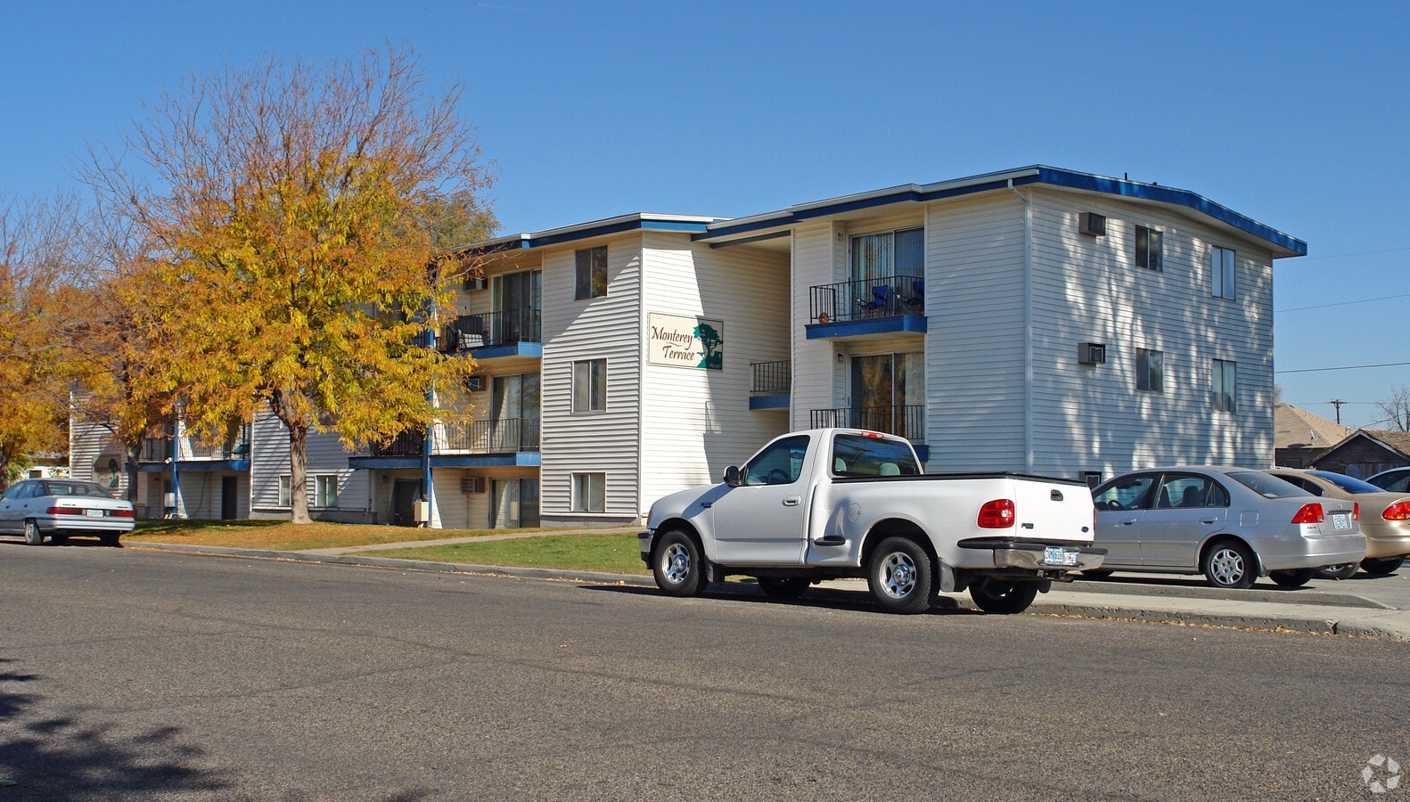 Monterey Terrace - Monterey Terrace Apartments