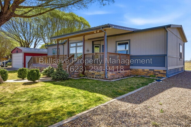 Photo - 313-East 1/2 E 1/2 St N