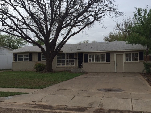 Building Photo - Huge Updated 4 Bedroom/2 Bath/2 Living Room House close to TTU - Available AUGUST