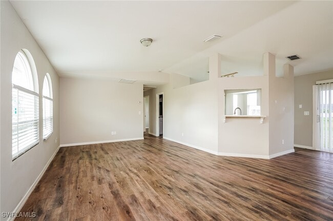 Photo - 902 SW 11th Ct House