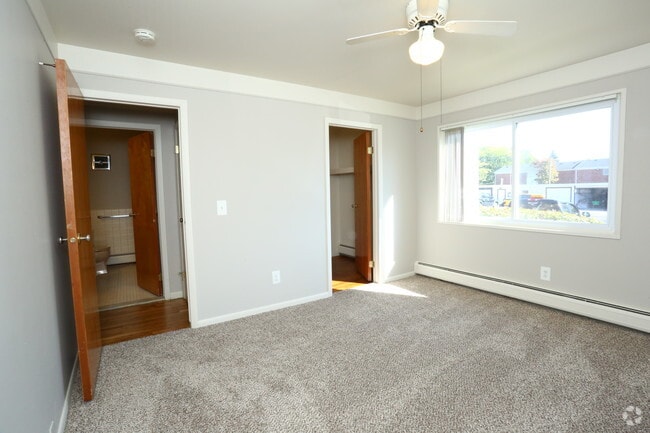 Photo - Green Acres - Saginaw, MI