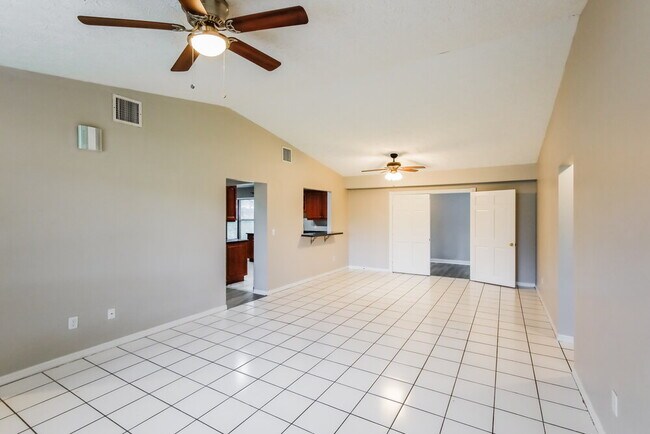 Photo - 2496 SW Falcon Cir