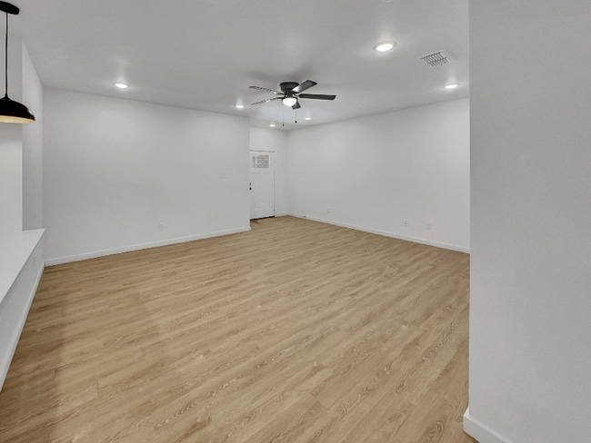 Photo - 5804 Urbana Ave