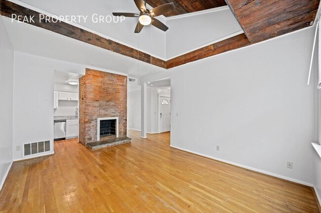 Photo - 12 W Hollister St Unidad 2