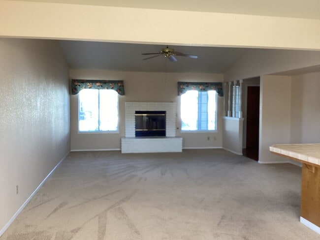 Photo - 6589 N Maroa Ave