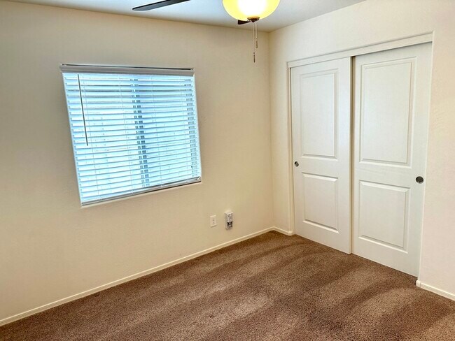 Photo - 1556 Demain Dr