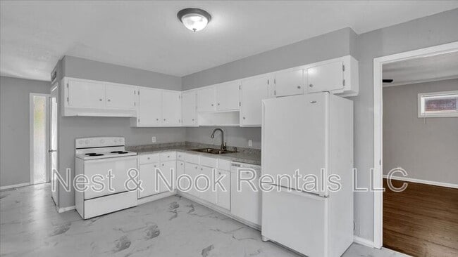 Photo - 2923 S Irvington Ave