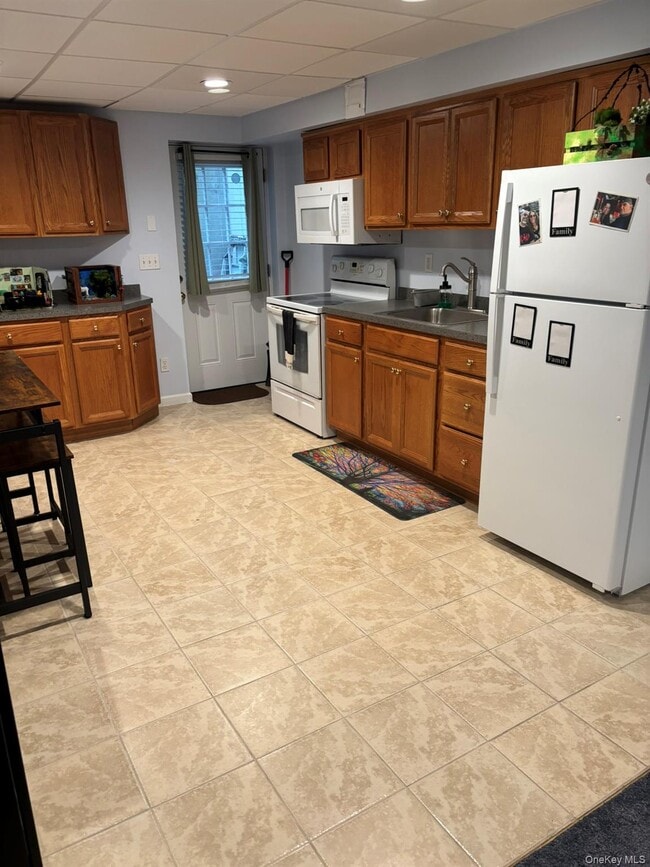 Photo - 323 Peconic Ave