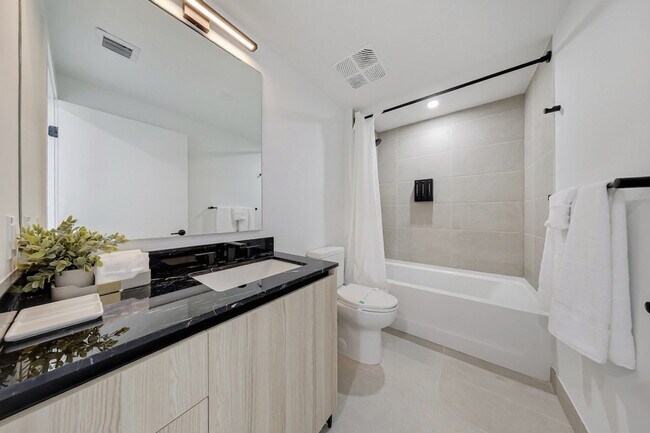 Photo - 33-35 Northeast 1st Avenue-SI ID1523915P Unit SI ID1523915P