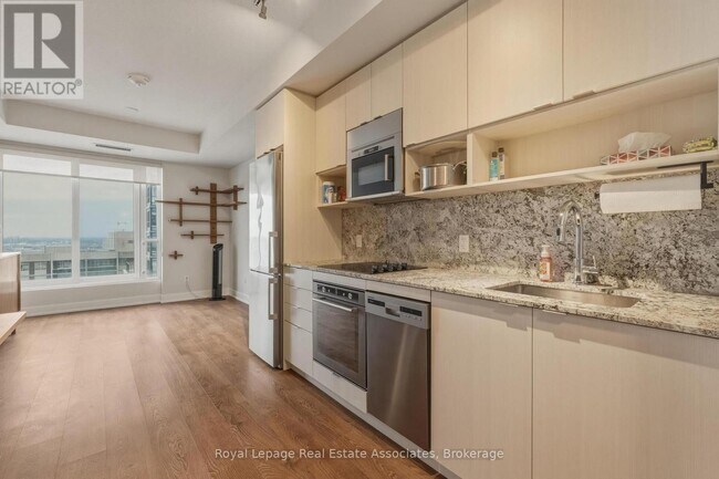 Photo - 7 Mabelle Ave Unité 3110