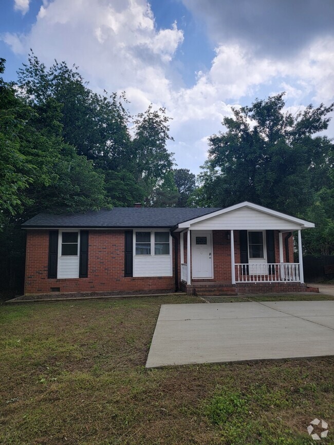 Building Photo - 852 Newcombe Rd Rental