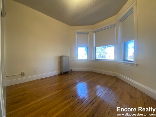 Photo - 112 Lawton St Unidad 3
