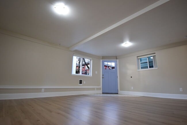 Photo - 22-128 Unidad B