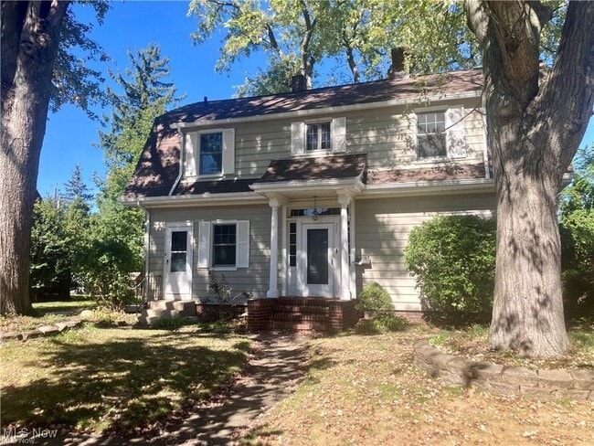 Photo - 227 Crescent Dr