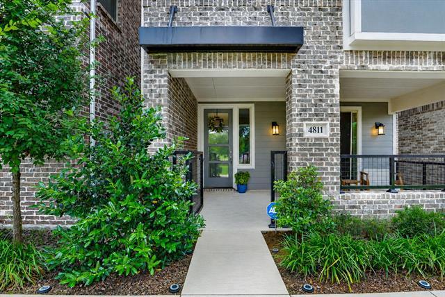 Photo - 4811 Aldenbury St