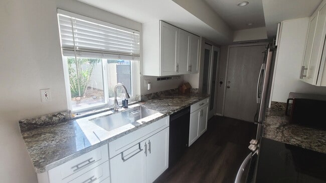 Photo - Pointe South Mountain 2-bedroom condo, gat...