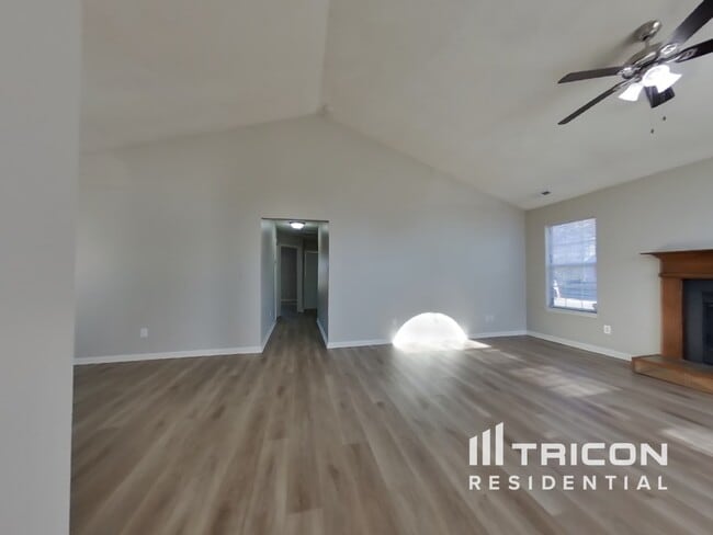 Photo - 10902 White Stag Dr