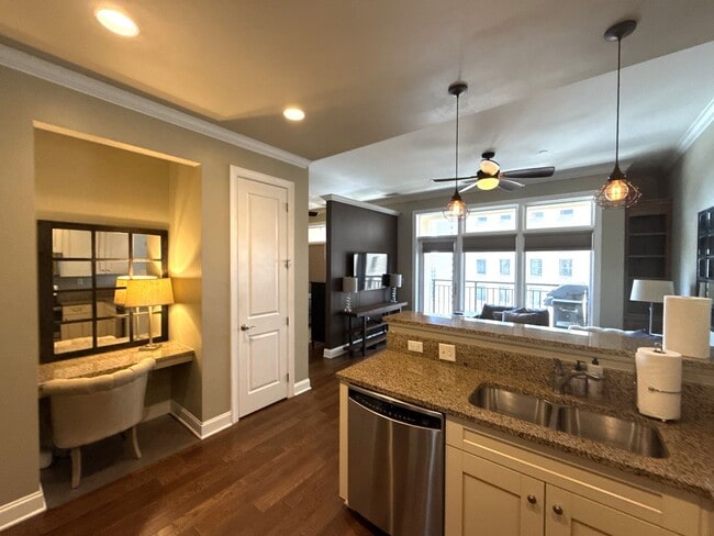 Photo - 230 S Tryon St