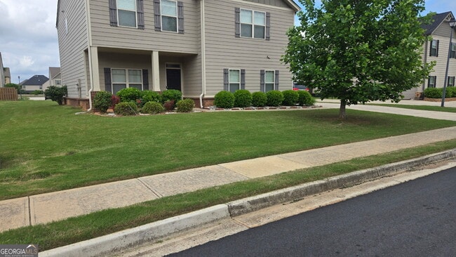 Building Photo - 245 Silver Willow Walk