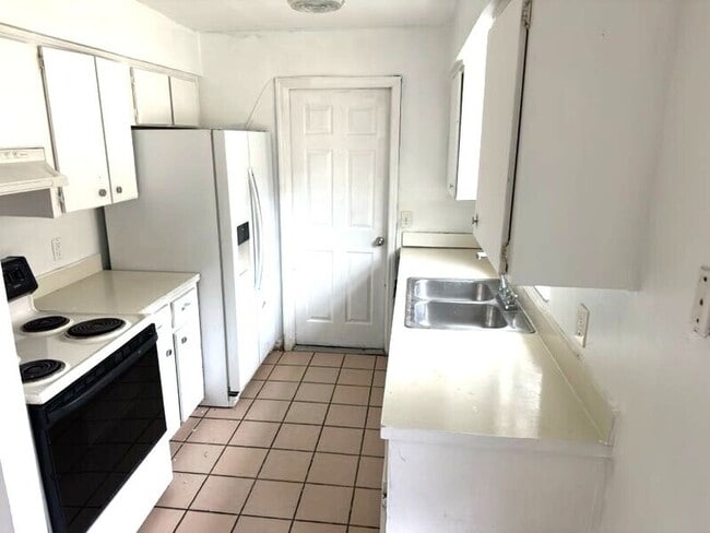 Photo - 5523 Lehigh Ave Unit 5523