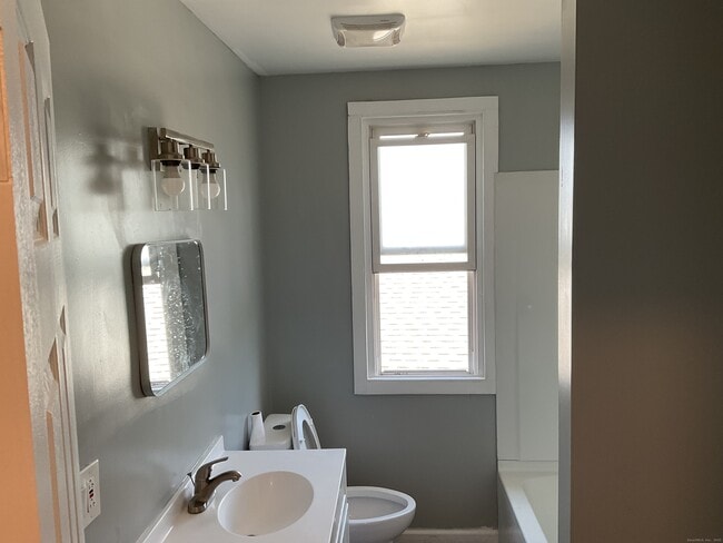 Photo - 1309 E Main St