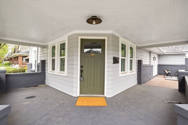 Photo - 4001 Broadway St