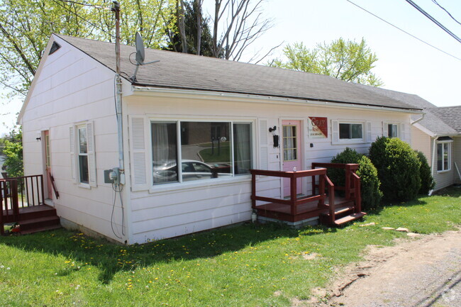 Building Photo - 35 Wilson Ave Rental