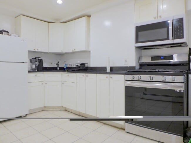 Photo - 860 Huntington Ave