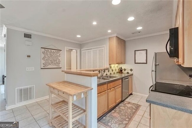 Photo - 8 Arpege Way NW