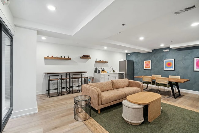 Photo - 901 Leland St Unit 1 Bedroom