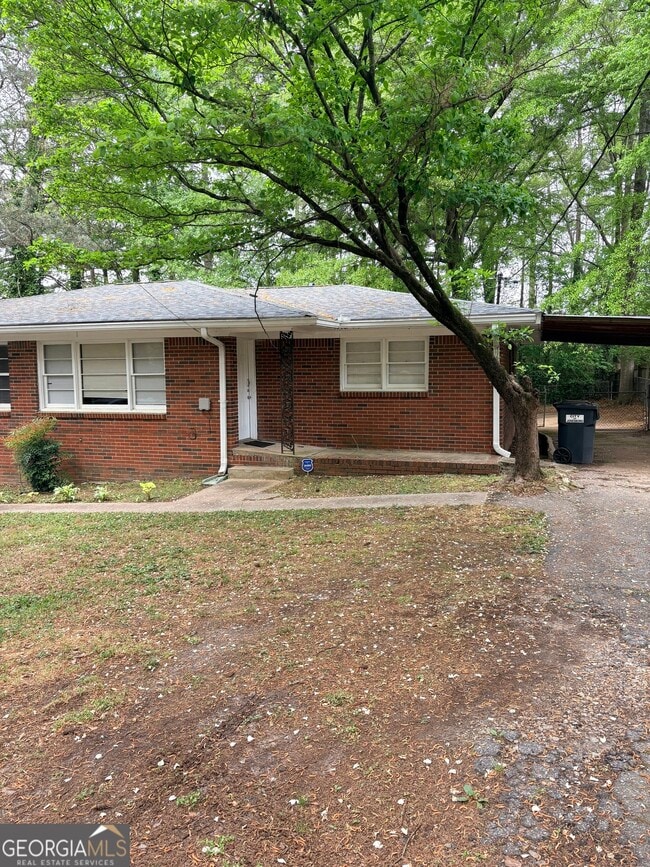 Building Photo - 407 Fayetteville Rd