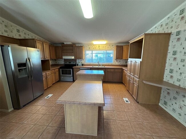 Photo - 104 Ramirez St