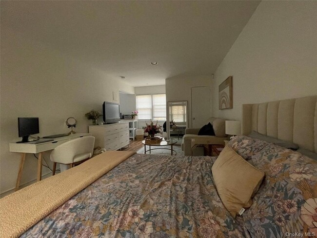 Photo - 215 W Broadway Unit M2