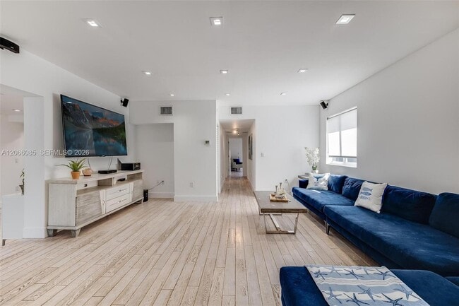 Photo - 7549 Buccaneer Ave