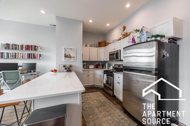 Photo - 1131 W Madison St Unit 3R