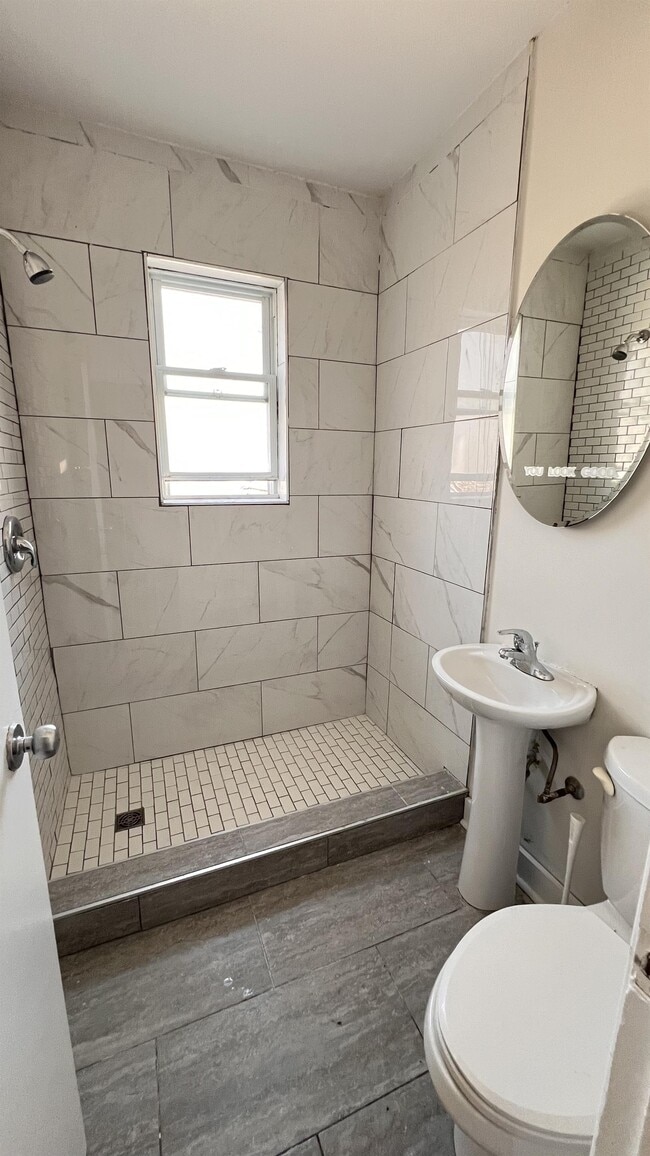 Building Photo - 3 Water St Unit 3