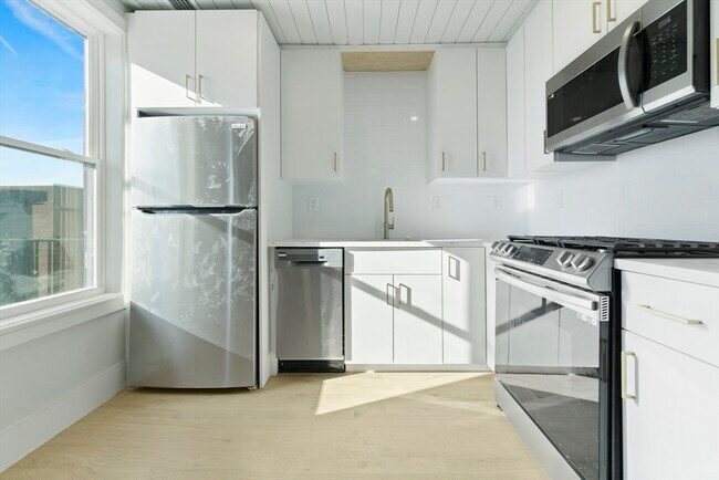 Photo - 183 Maverick St Unit 3