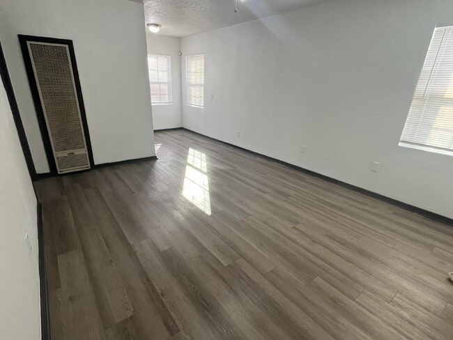 Photo - 1136 SE 21st St