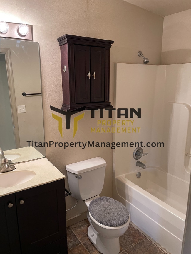 Photo - Large Studio Under $700 Unit B