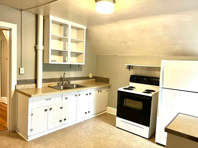 Photo - 1121 Summit St