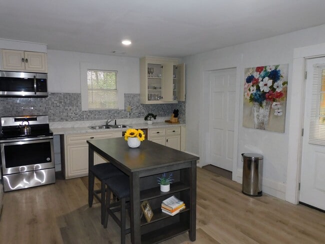 Photo - 3 Bedroom/2 Bath Ready Home