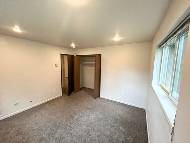 Photo - 640 W Valley Dr Unit #1 (207)
