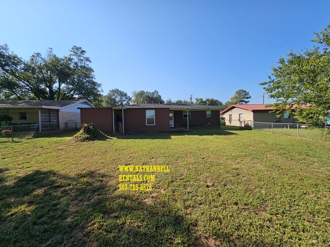 Photo - 3165 E Houston St