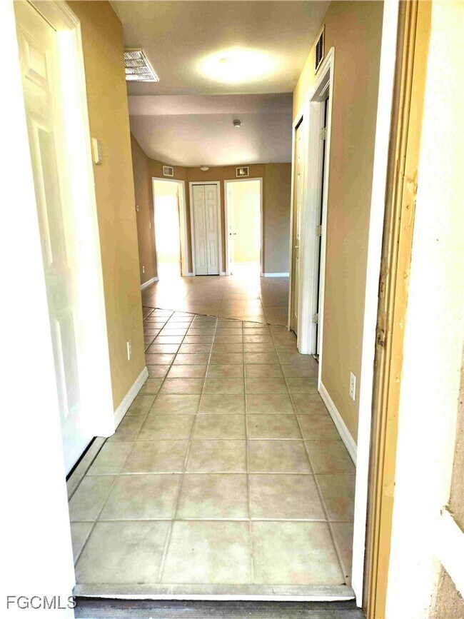 Photo - 711 Jack Ave S