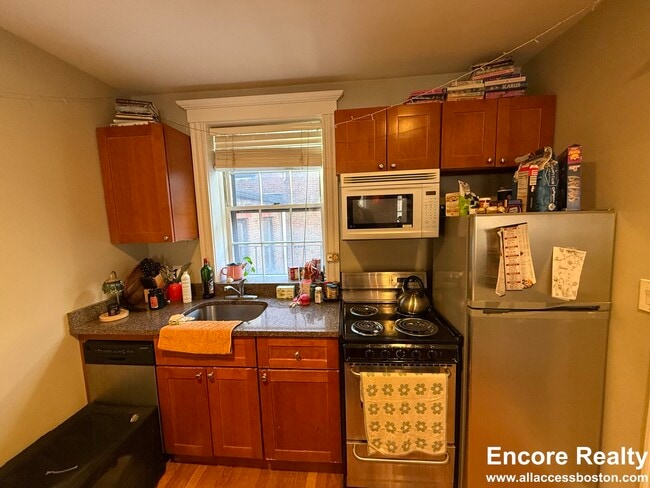 Photo - 80 West Cedar St