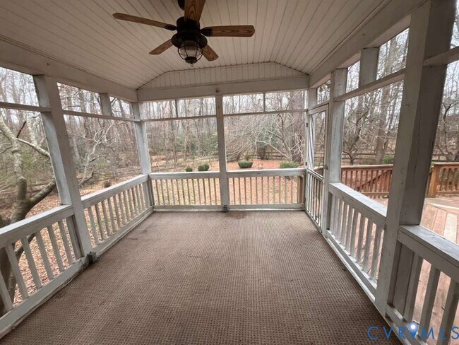 Photo - 5916 Park Forest Ln