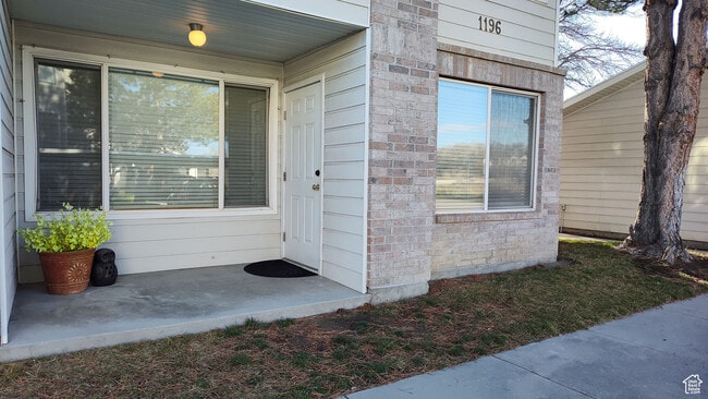 Building Photo - 1196 E 6600 S Rental